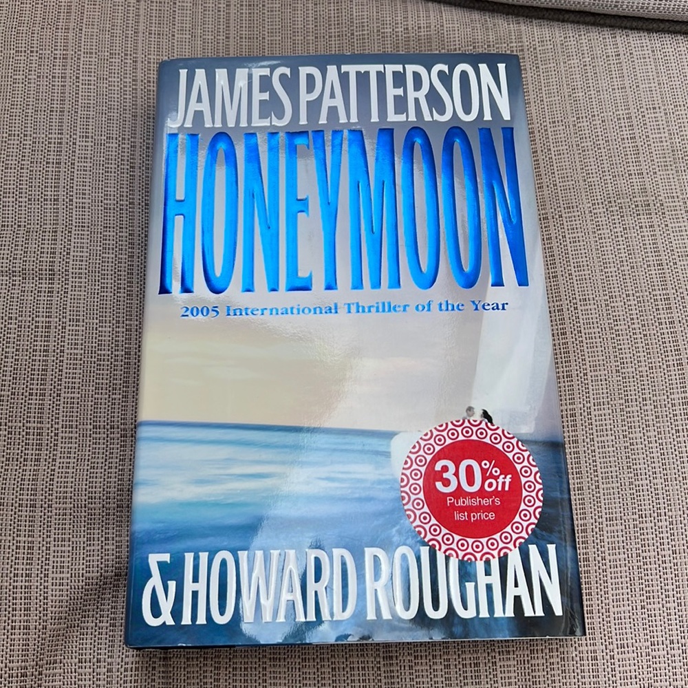 JAMES PATTERSON HARDCOVER “HONEYMOON”